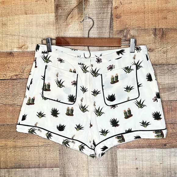 TOPSHOP Cactus Print High Waisted Shorts 8 - Picture 2 of 11